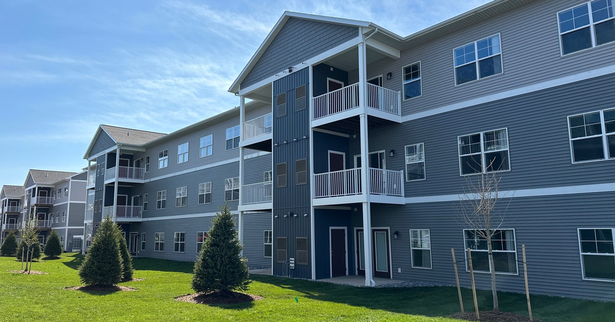 Exterior side view of Mona Shores Flats apartment building